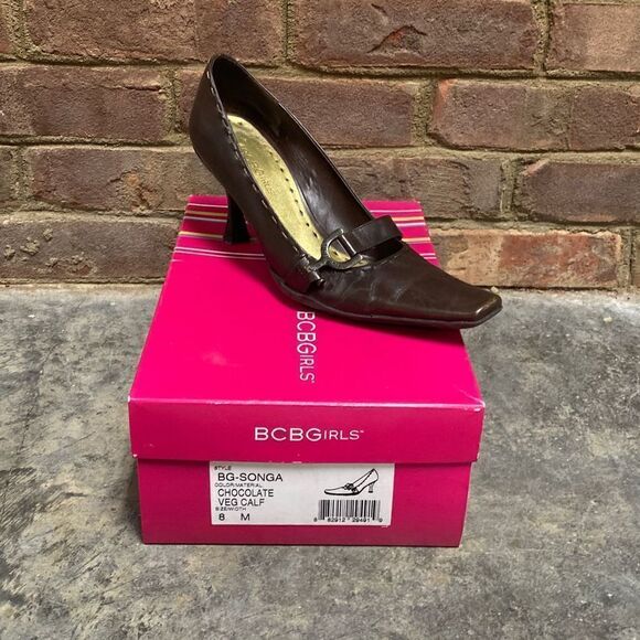 BCBGirls Brown Songa Career Kitten Heel Size 8 - Picture 10 of 10